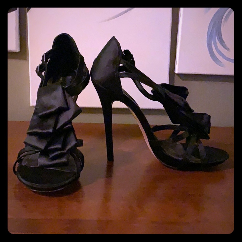 Glint brand strappy heels